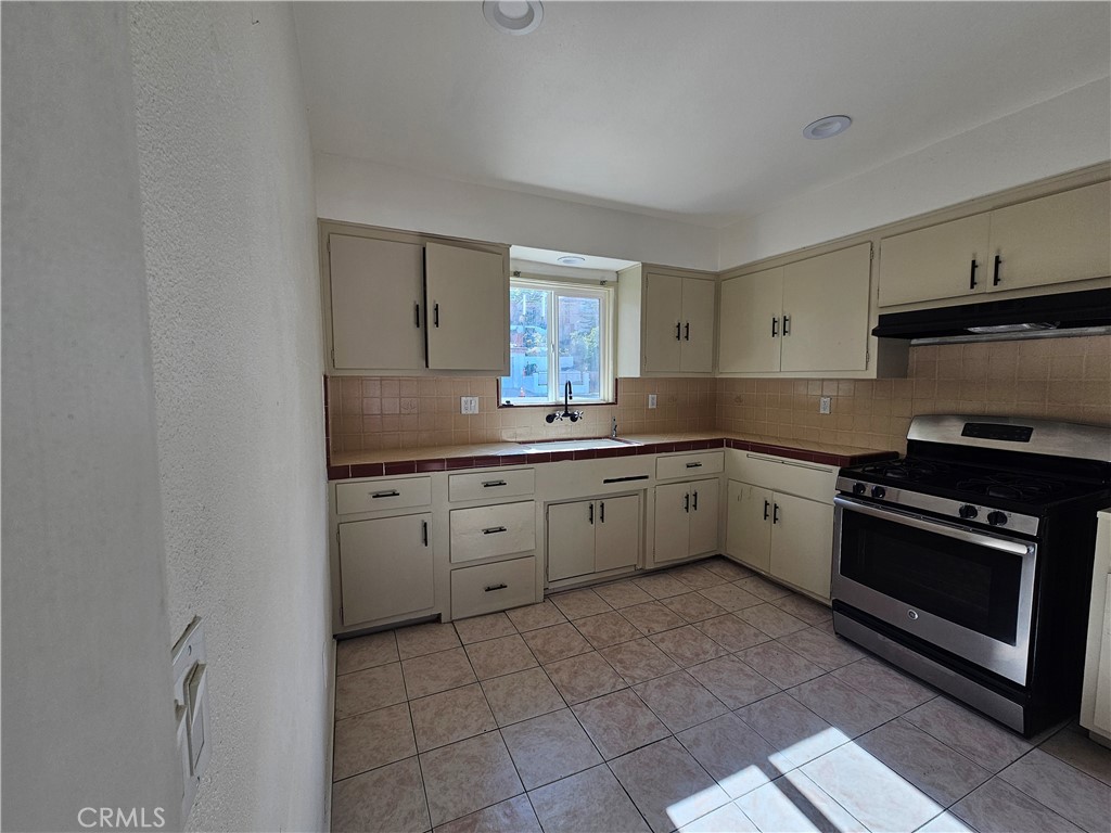 4653 Toland Way Los Angeles, CA 90041 - Photo 10 of 23