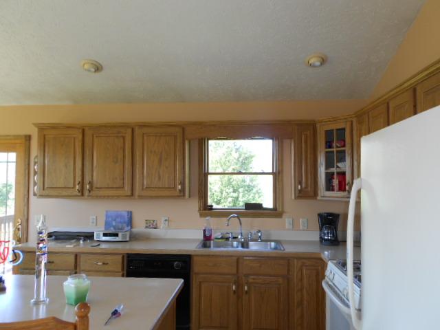 5631 South Corey Road Perry, MI 48872 - Photo 6 of 25 31102634-5.JPG
