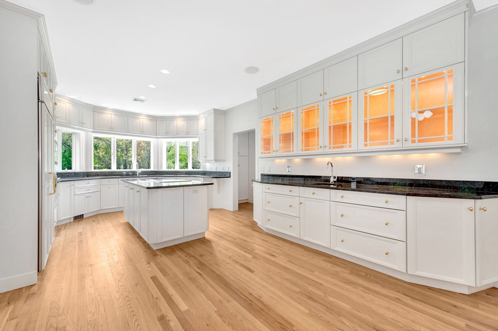17 Sanderson Road Lexington, MA 02420 - Photo 19 of 41 Gallery Image 19