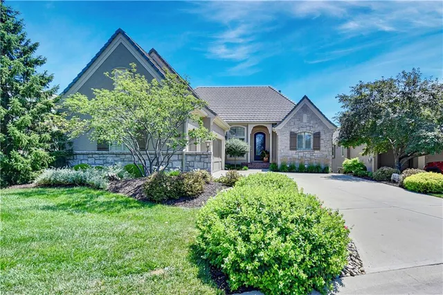$1,297,500 | 14005 Nicklaus Drive, Overland Park, KS 66223