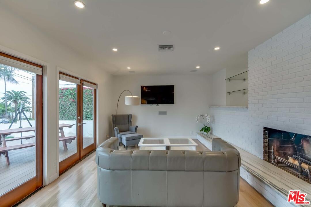 223 Waterview Street Playa del Rey, CA 90293 - Photo 5 of 50