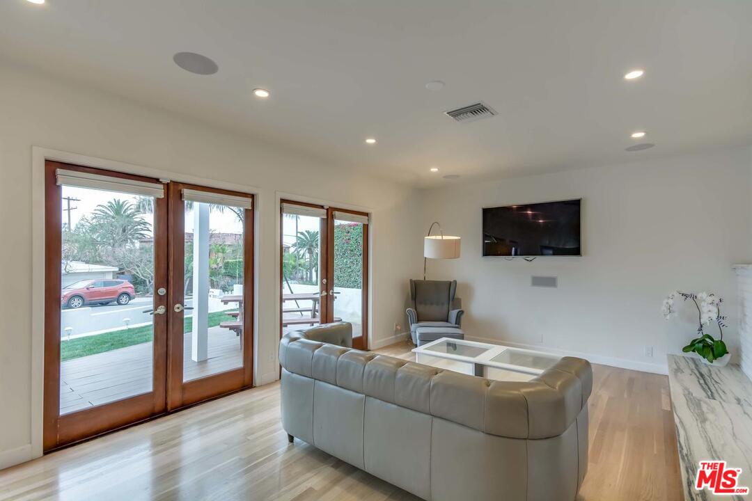 223 Waterview Street Playa del Rey, CA 90293 - Photo 6 of 50