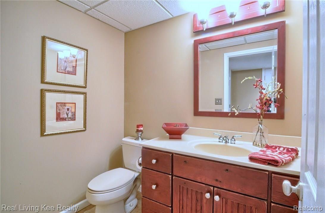1335 Ross Lane Rochester, MI 48306 - Photo 38 of 41 37.jpg