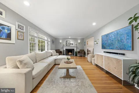 $1,050,000 | 161 Rolling Road, Bala Cynwyd, PA 19004