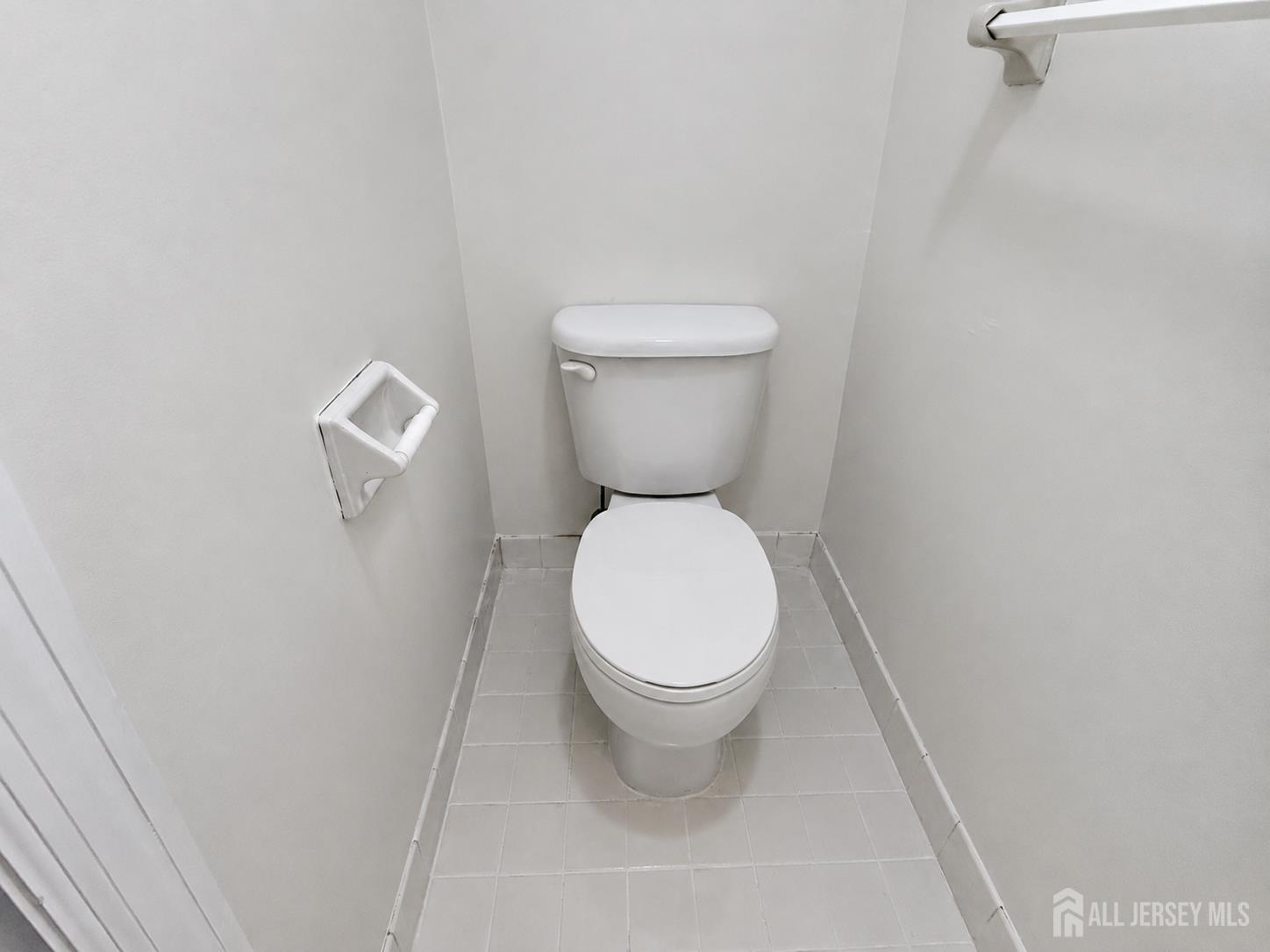 151-151 Prestwick Way Edison, NJ 08820 - Photo 10 of 18 Gallery Image 10