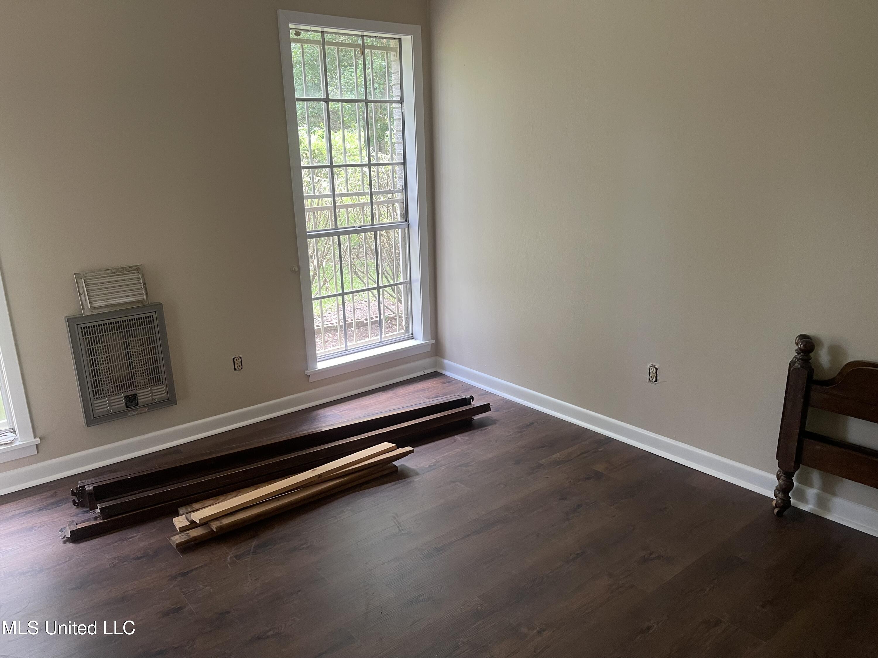 225 D E Denman Road Charleston, MS 38921 - Photo 16 of 27 Bed