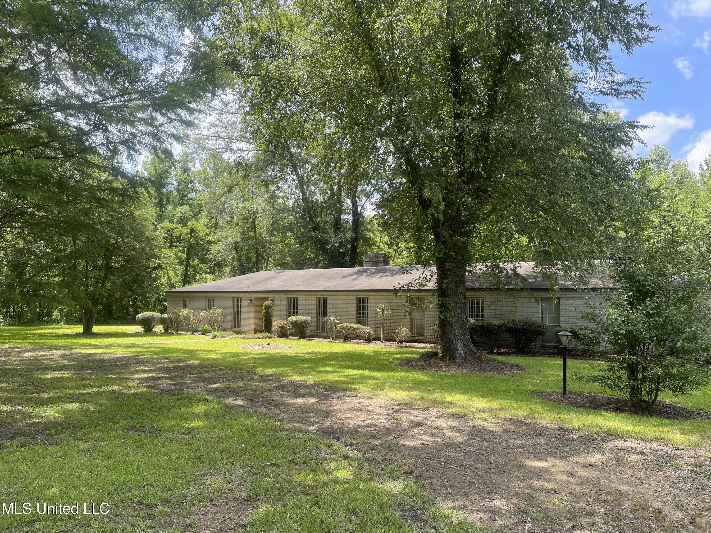 225 D E Denman Road Charleston, MS 38921 - Photo 3 of 27 Exterior 3