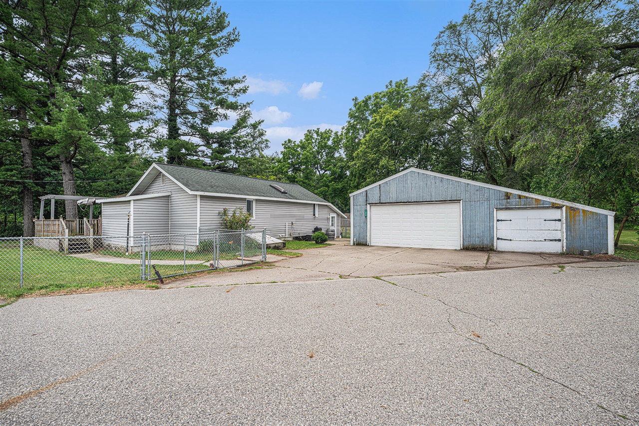 1880 Lincoln Road Allegan, MI 49010 - Photo 2 of 23