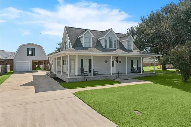 $329,990 | 146 Bayou Estates Drive, Des Allemands, LA 70030
