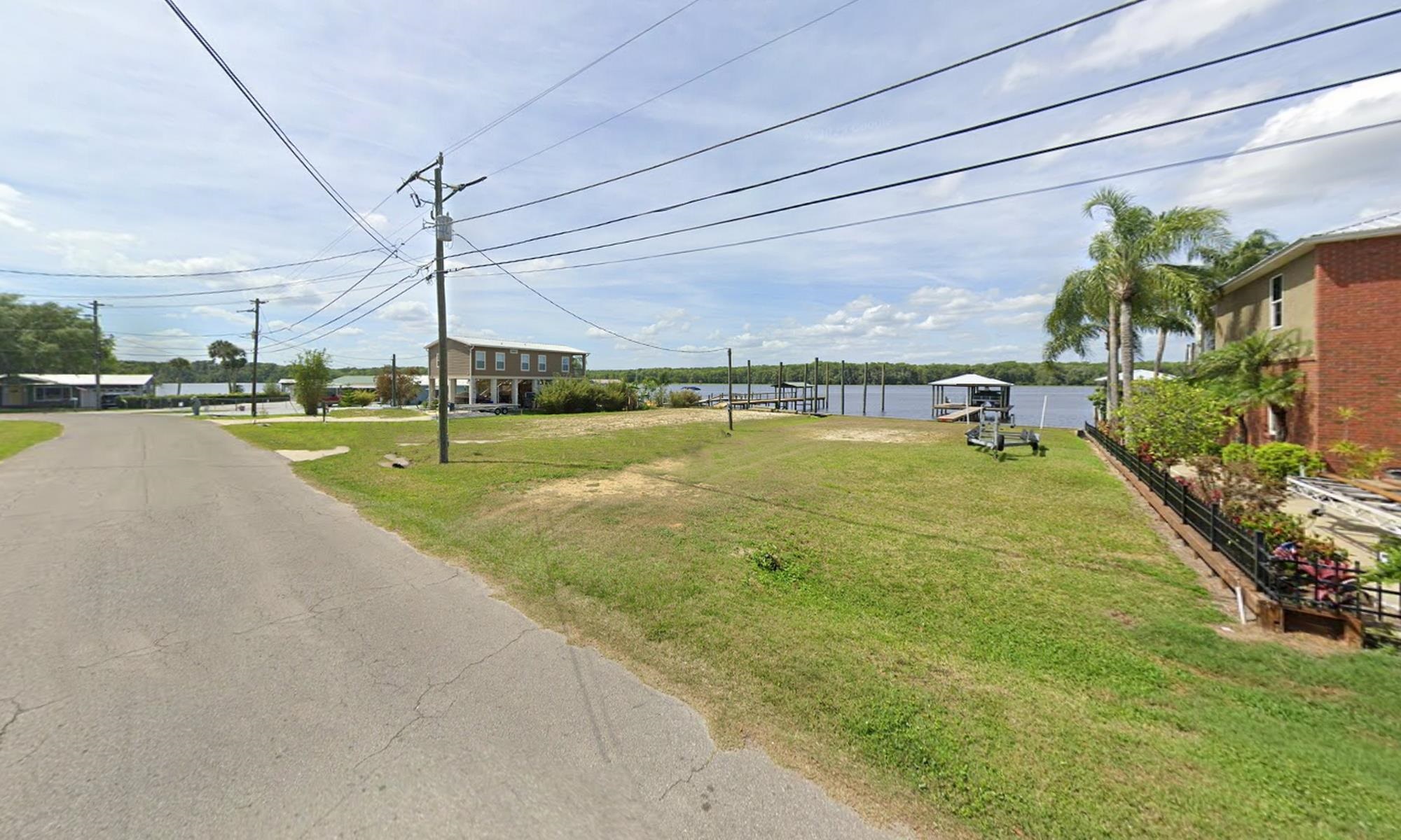 158 Beecher's Point Drive Welaka, FL 32193 - Photo 2 of 8 a view of a indoor swimming pool