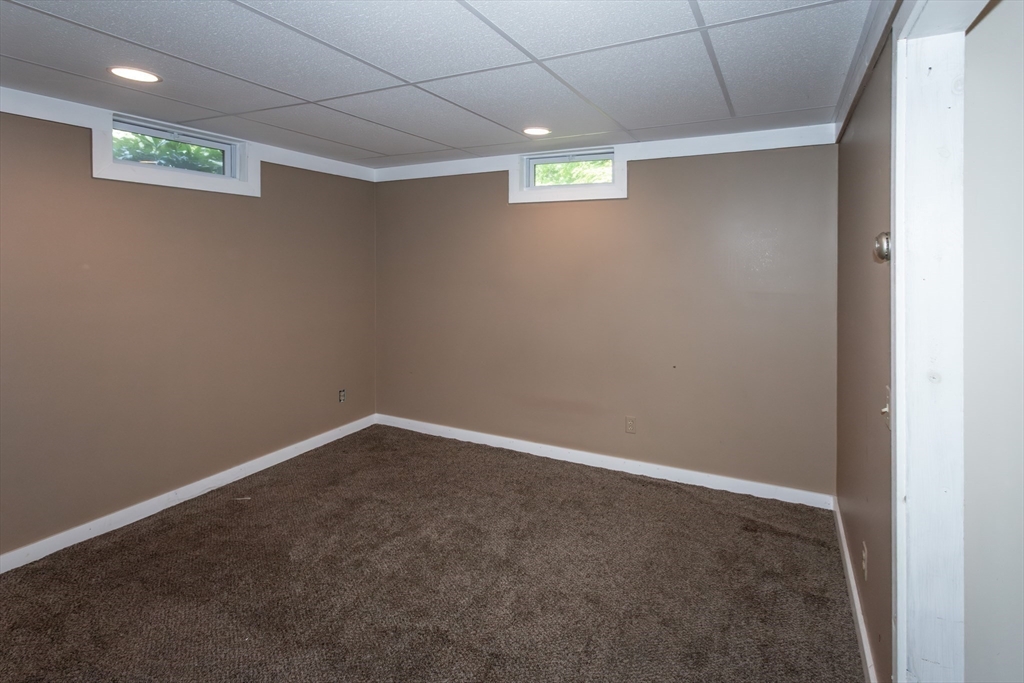 457 Montgomery Road Westfield, MA 01085 - Photo 34 of 38