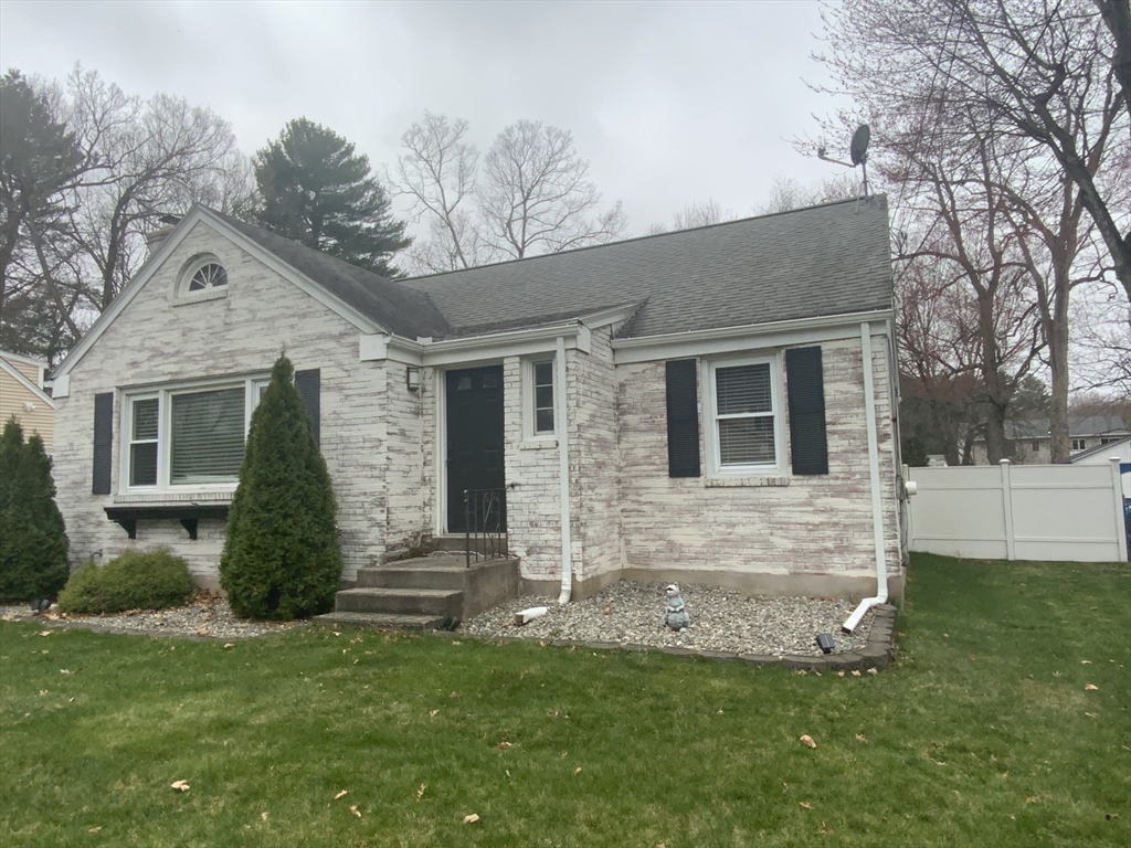 86 Peekskill Avenue Springfield, MA 01129 - Photo 14 of 18