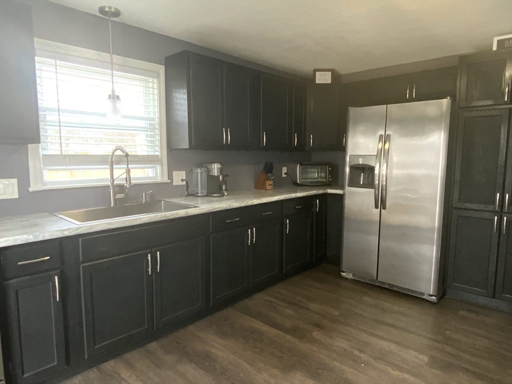 86 Peekskill Avenue Springfield, MA 01129 - Photo 2 of 18