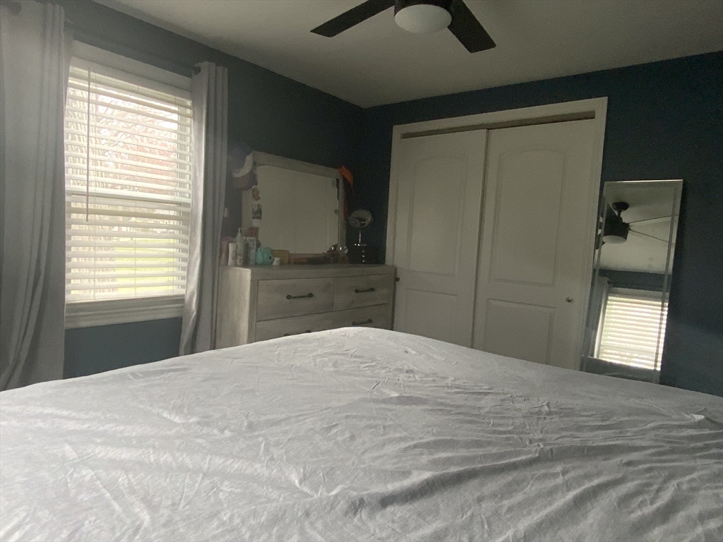 86 Peekskill Avenue Springfield, MA 01129 - Photo 8 of 18