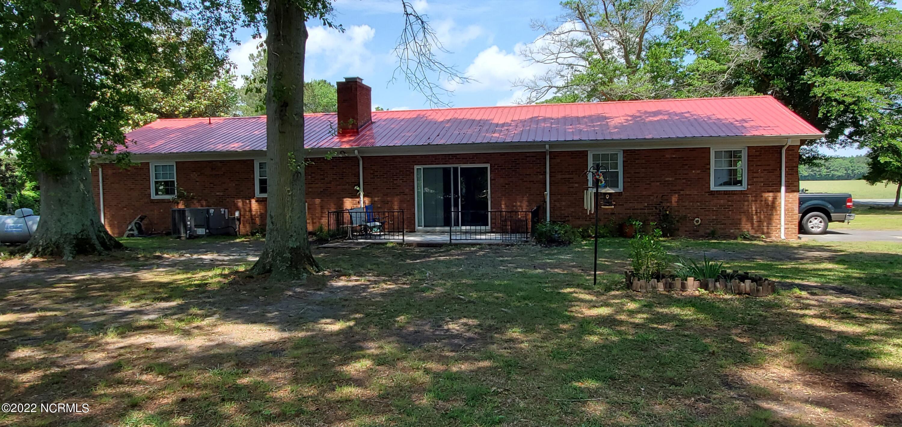 386 Nathan Dudley Road Clinton, NC 28328 - Photo 3 of 17 20220504_124558