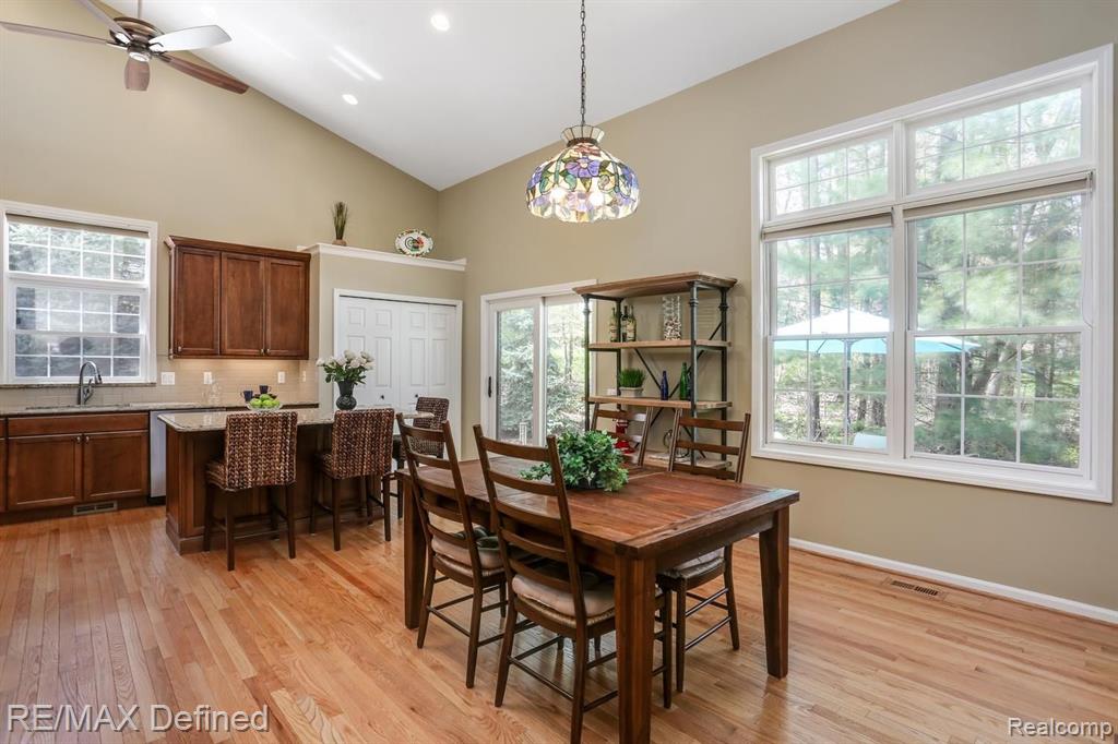 3818 Red Root Road Lake Orion, MI 48360 - Photo 21 of 41