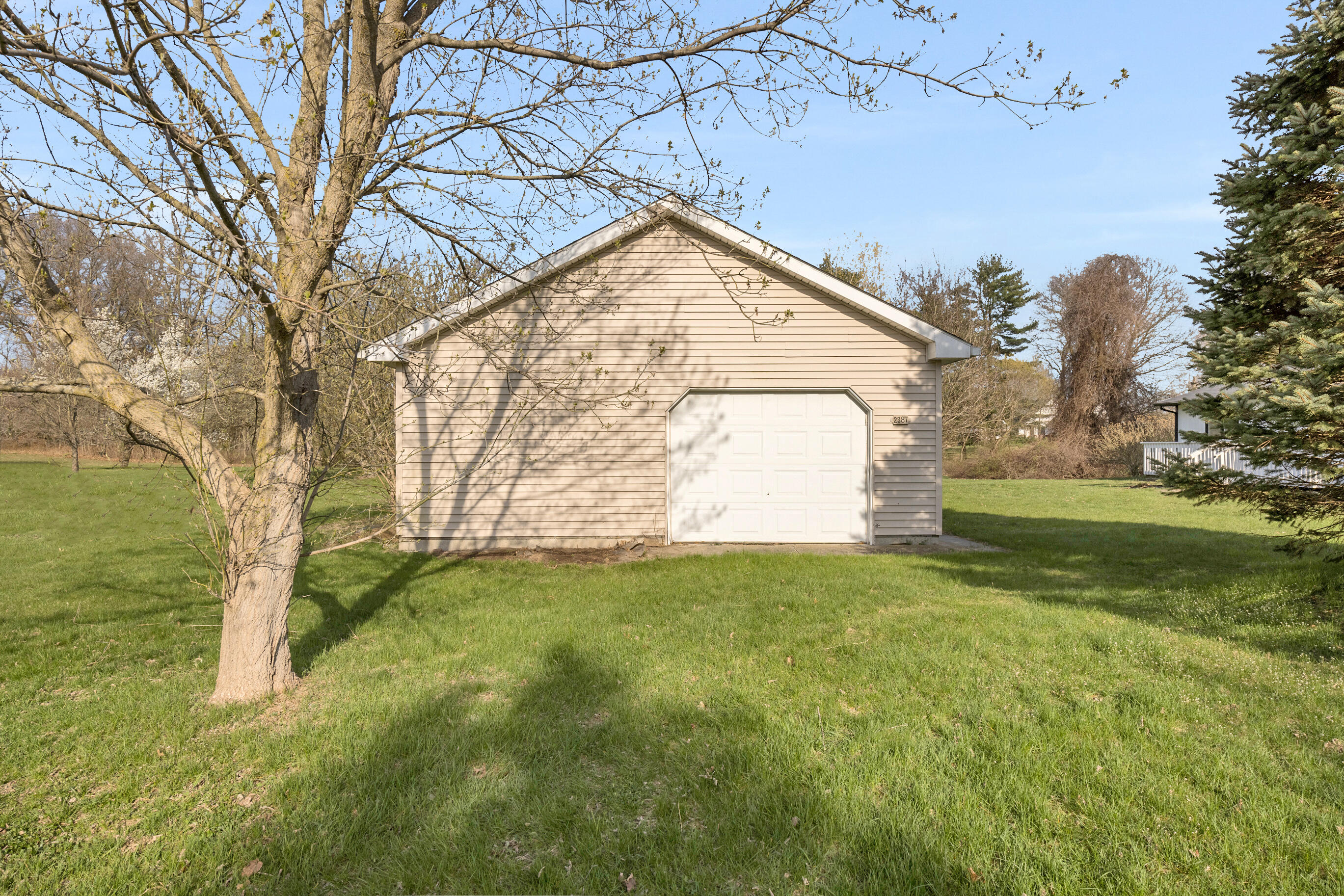 2387 East Commerce Road Milford, MI 48381 - Photo 13 of 52 055 - 2387 E Commerce - OnDemand Pix Pho