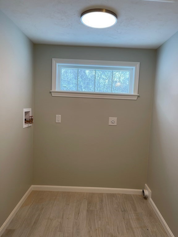 30 Markham Circle Ayer, MA 01432 - Photo 7 of 22 an empty room with a window