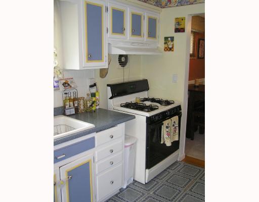 3182 Mellott Road Baldwin, PA 15227 - Photo 7 of 8 Kitchen.