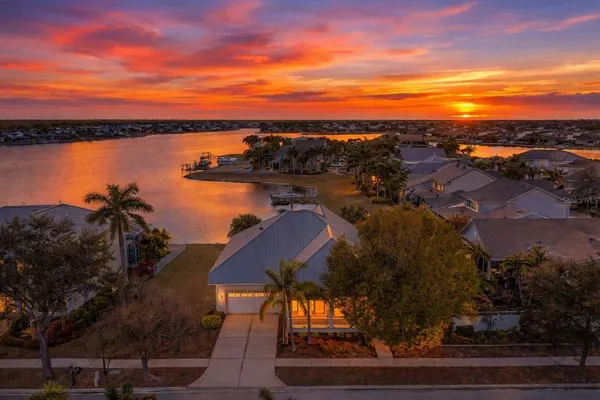 $625,000 | 423 Manns Harbor Drive, Apollo Beach, FL 33572