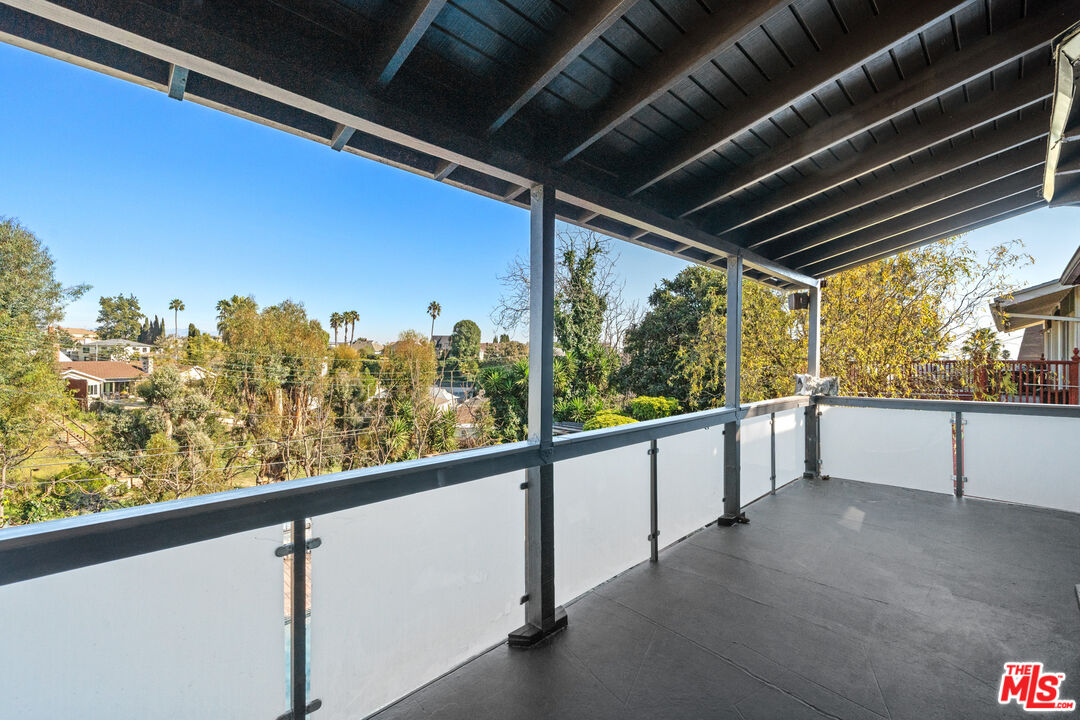 5008 Valley Ridge Avenue View Park, CA 90043 - Photo 22 of 28 a view of a porch