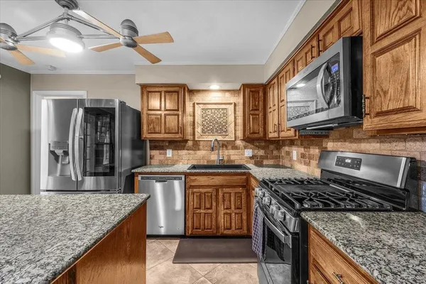 $625,000 | 826 Lake Forest Court, Grapevine, TX 76051