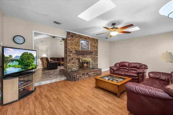 $625,000 | 826 Lake Forest Court, Grapevine, TX 76051