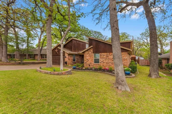 $625,000 | 826 Lake Forest Court, Grapevine, TX 76051