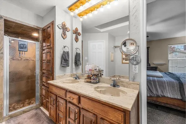 $625,000 | 826 Lake Forest Court, Grapevine, TX 76051