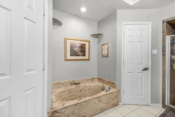 $625,000 | 826 Lake Forest Court, Grapevine, TX 76051