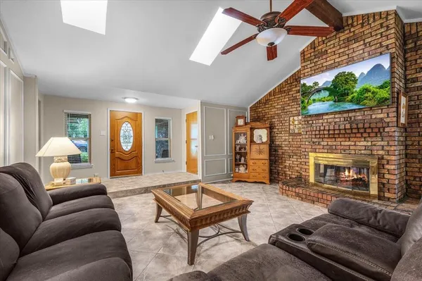 $625,000 | 826 Lake Forest Court, Grapevine, TX 76051