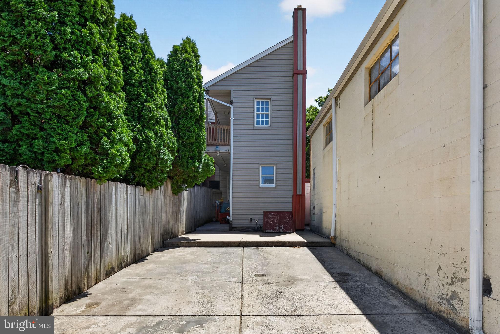 709 East Chestnut Street Lancaster, PA 17602 - Photo 24 of 29