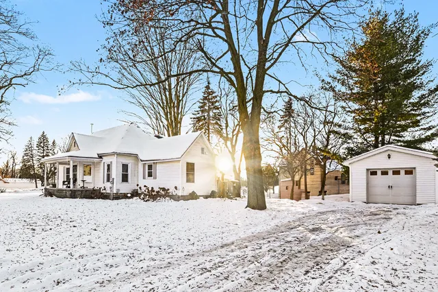 $215,000 | 612 West Grand River Avenue, Portland, MI 48875