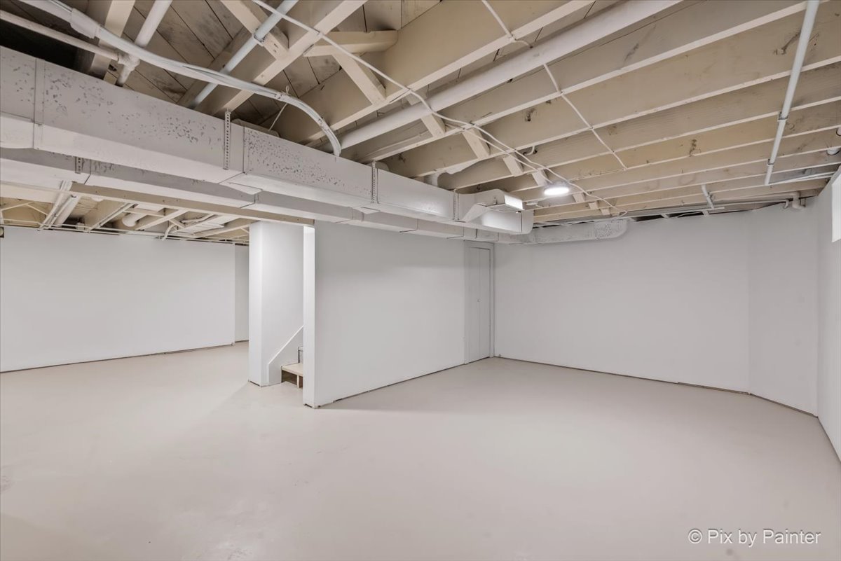 3019 Lincoln Road McHenry, IL 60051 - Photo 23 of 28 a view of a room with an empty space