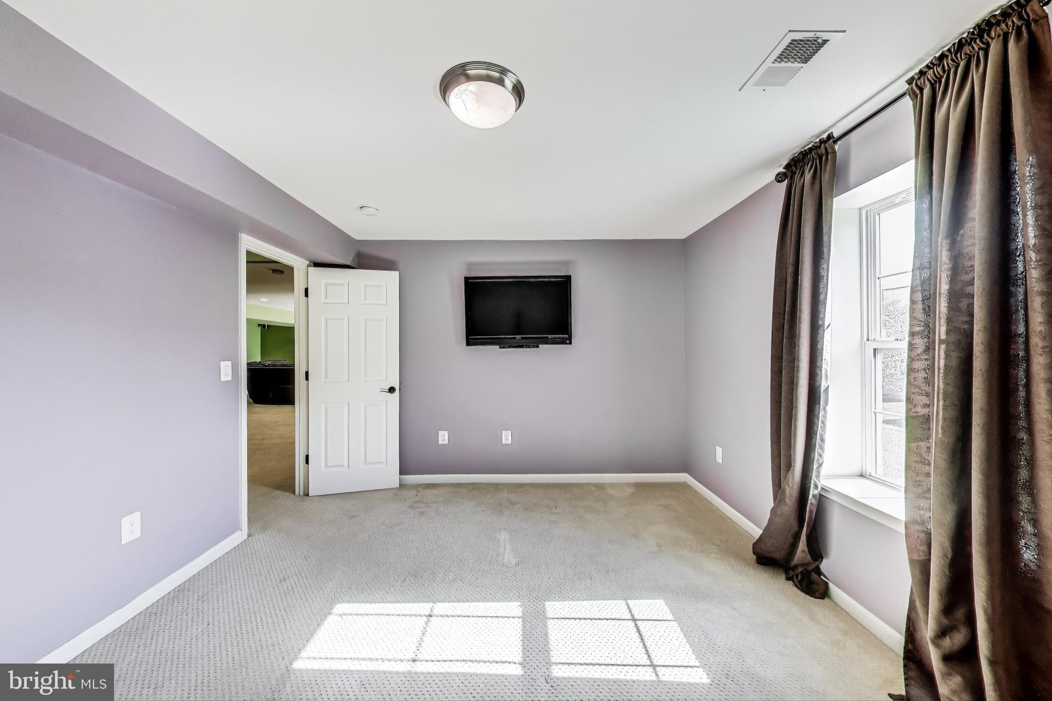 5701 Wink Way Woodbridge, VA 22193 - Photo 35 of 45 a view of entryway