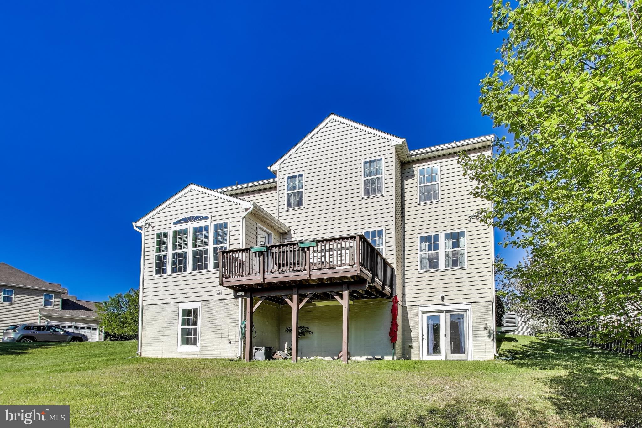 5701 Wink Way Woodbridge, VA 22193 - Photo 42 of 45 a view of a house with a yard
