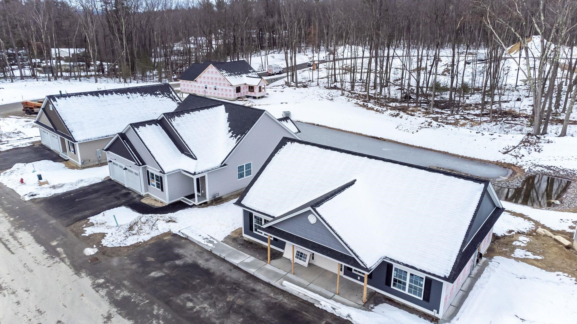 9 Massie Circle, Unit 7 Hudson, NH 03051 - Photo 2 of 10