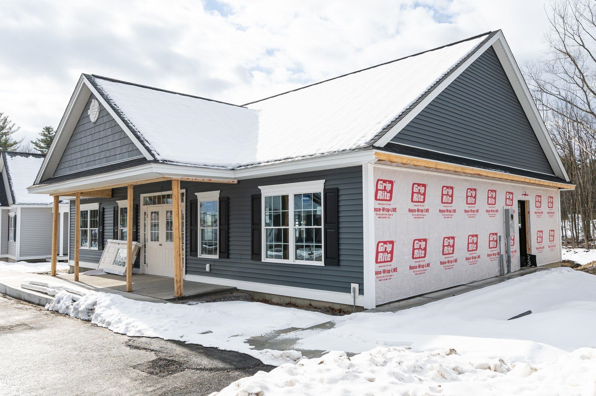 9 Massie Circle, Unit 7 Hudson, NH 03051 - Photo 4 of 10