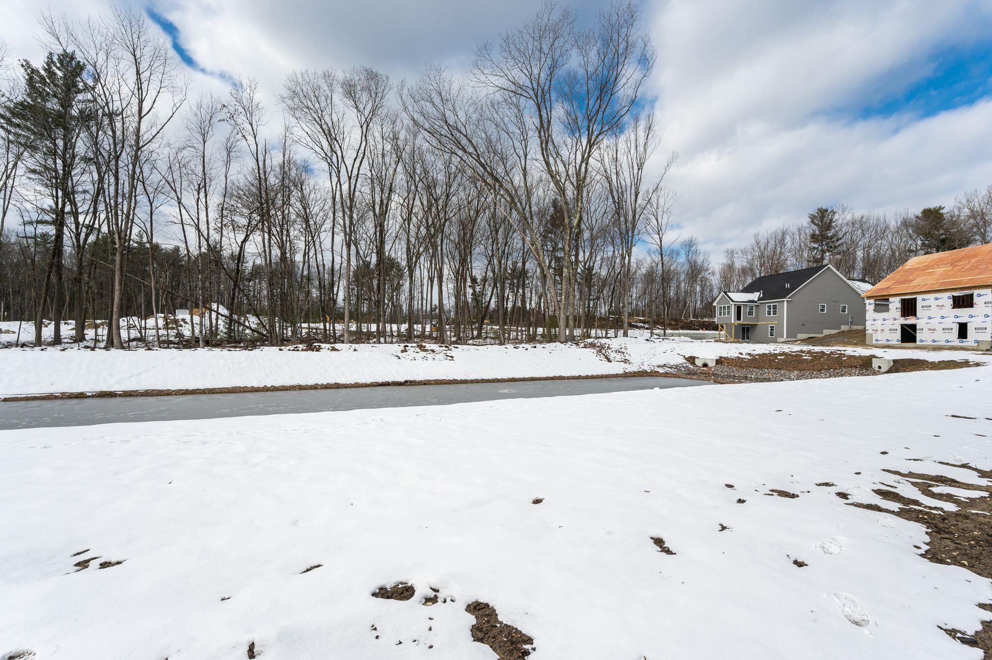 9 Massie Circle, Unit 7 Hudson, NH 03051 - Photo 6 of 10