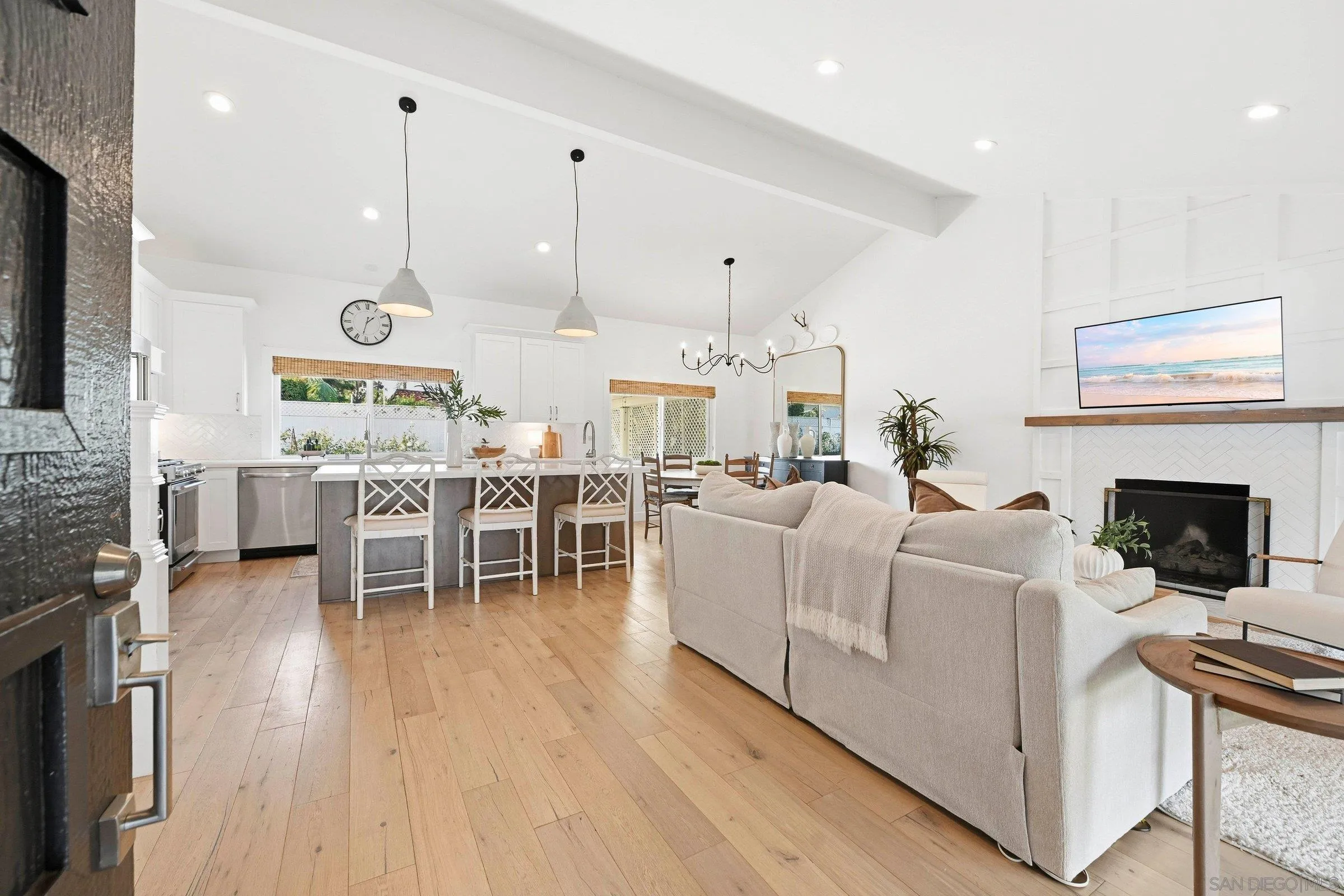 114 Cerro Street Encinitas, CA 92024 - Photo 2 of 34