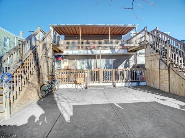 $325,000 | 32 West 19th Street, Bayonne, NJ 07002