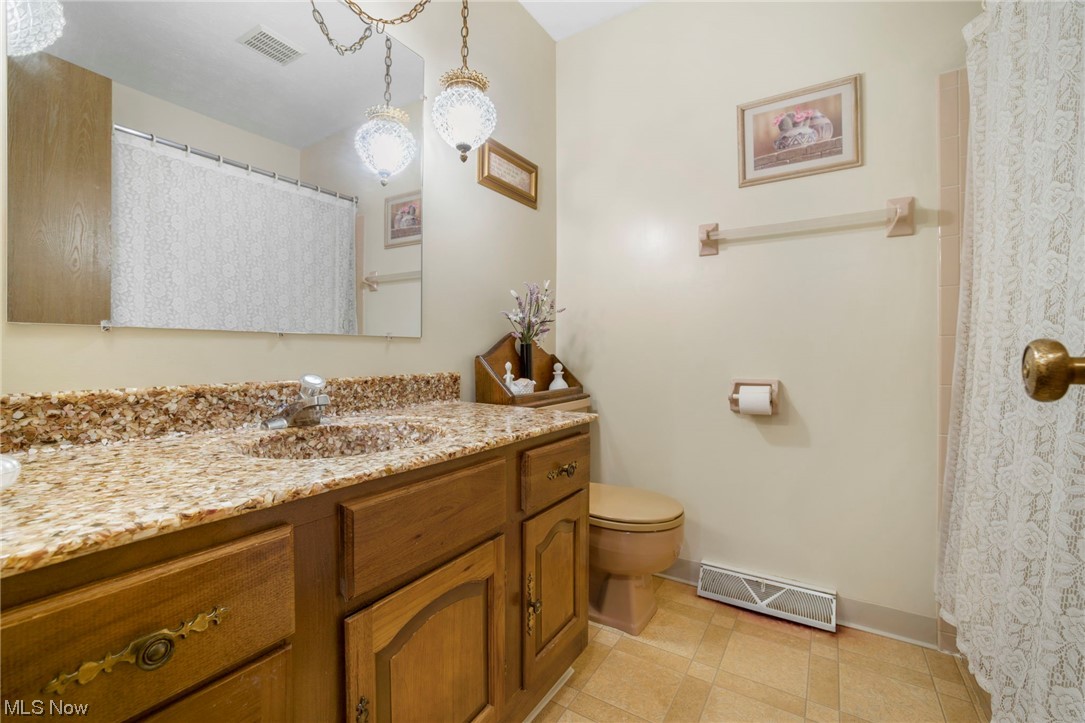 985 Clark Road Wadsworth, OH 44281 - Photo 23 of 28 Bathroom
