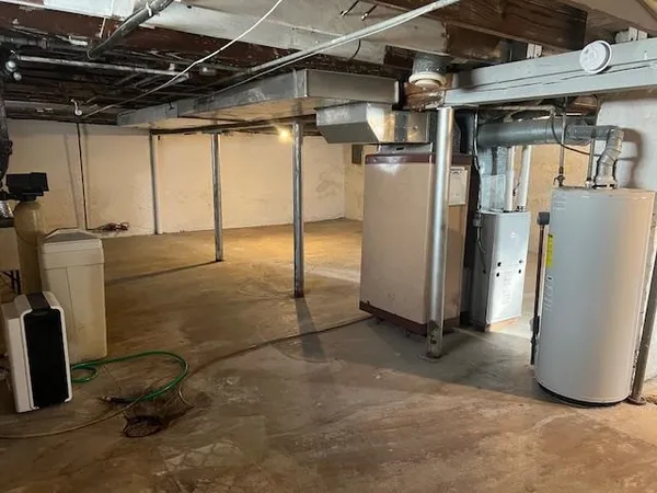 a view of a storage & utility room