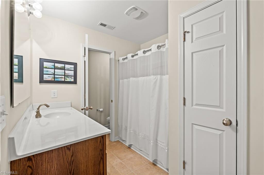 3057 Renaissance Parkway Jamestown, NC 27282 - Photo 23 of 31 A full bathroom on the upper level too!