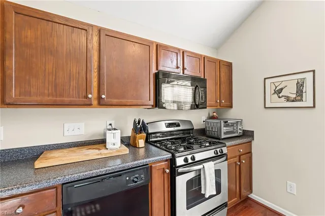 $285,000 | 3057 Renaissance Parkway, Jamestown, NC 27282