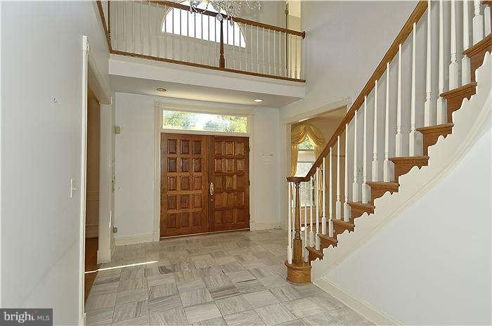 9530 Persimmon Tree Road Rockville, MD 20854 - Photo 3 of 30 Interior (General)