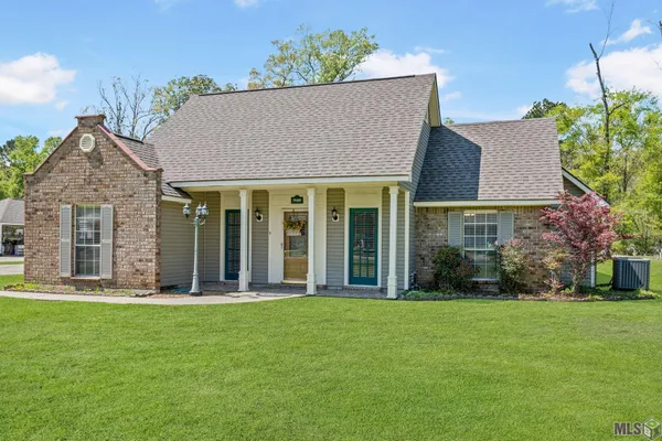$330,000 | 7097 Jim Rushing Road, Denham Springs, LA 70706