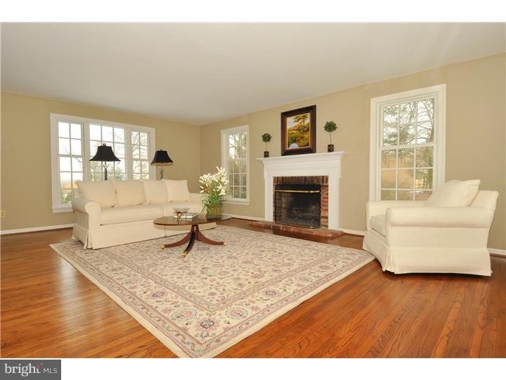 1 Cross Gate Road Wayne, PA 19087 - Photo 2 of 23 Living Room