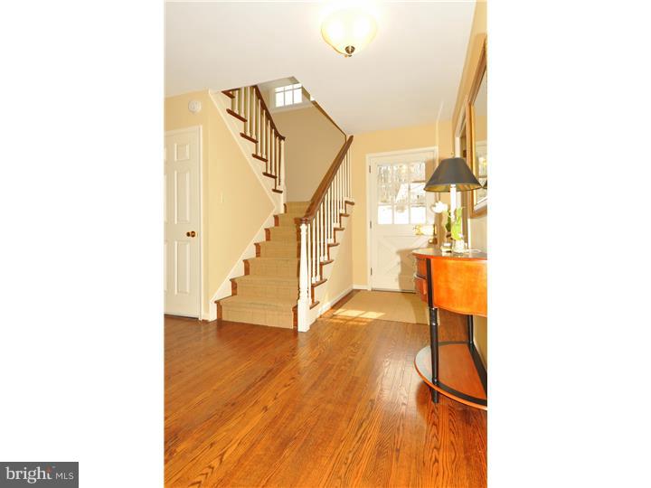 1 Cross Gate Road Wayne, PA 19087 - Photo 3 of 23 Foyer