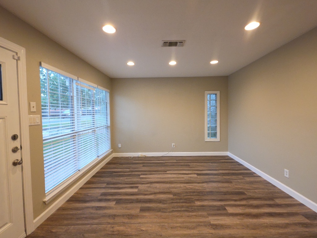 4707 Philco Drive Austin, TX 78745 - Photo 4 of 19 Living room with natural light